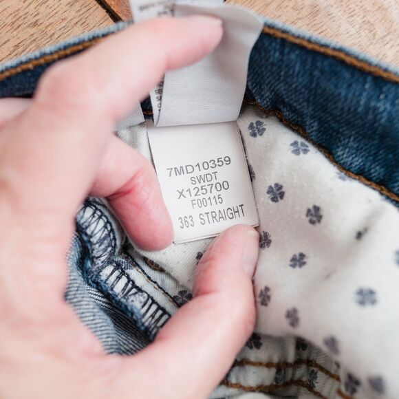 Lucky Brand Jeans Mens 36X30 Blue 363 Straight Classic Medium Wash - Picture 9 of 14